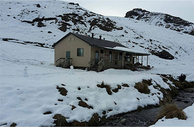 woolshed-creek-hut-snow-390.jpg