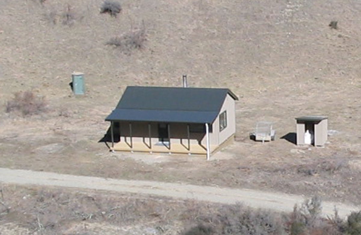 Warden Hut: Ka Whata Tu o Rakihouia Conservation Park, Marlborough region