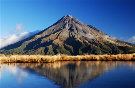 Pouakai Crossing