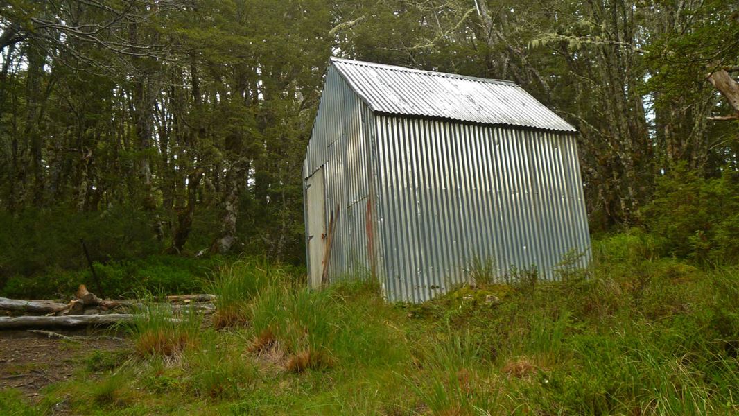 Lagoon Saddle Hut.