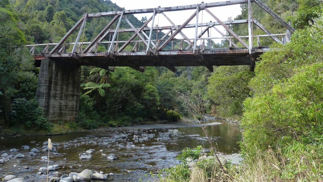 Manganuku bridge. 