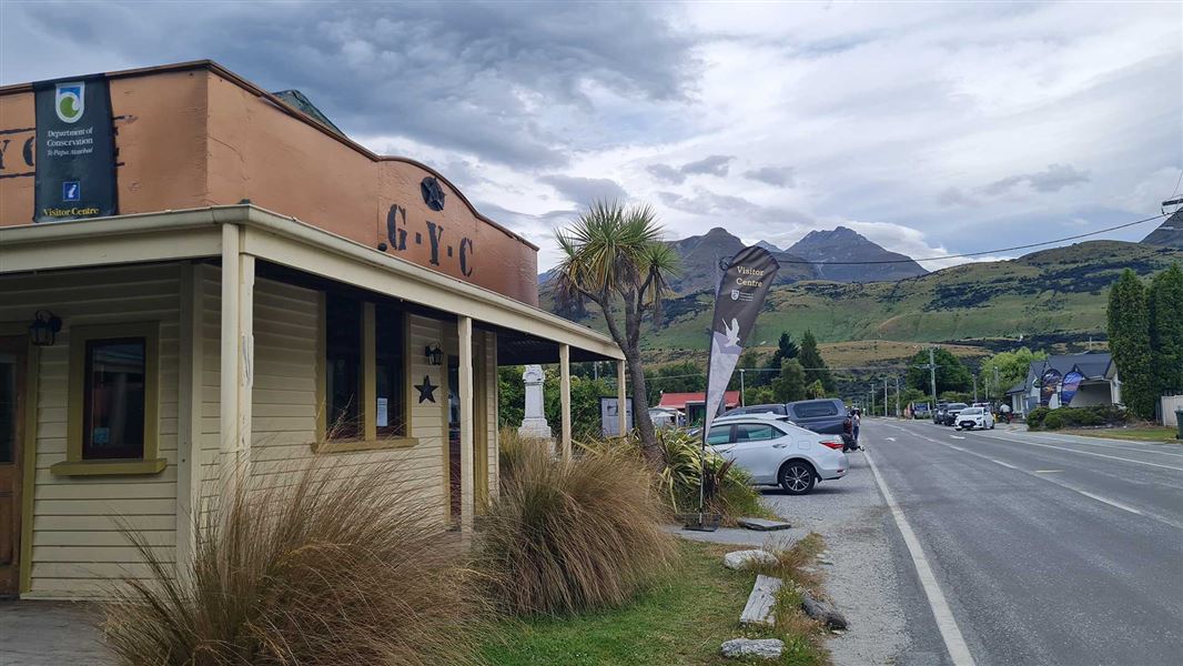 Temporary visitor centre in Glenorchy. 