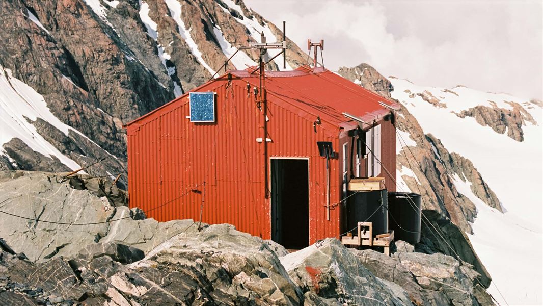 Tasman Saddle Hut.