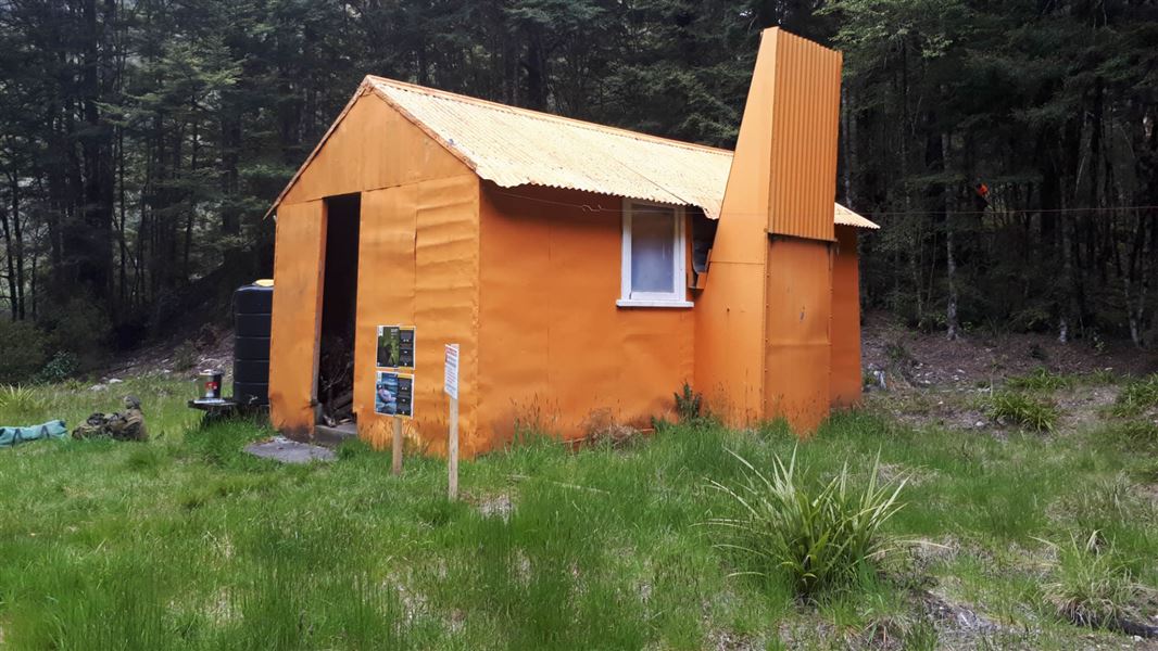 Ikawatea Forks Hut.