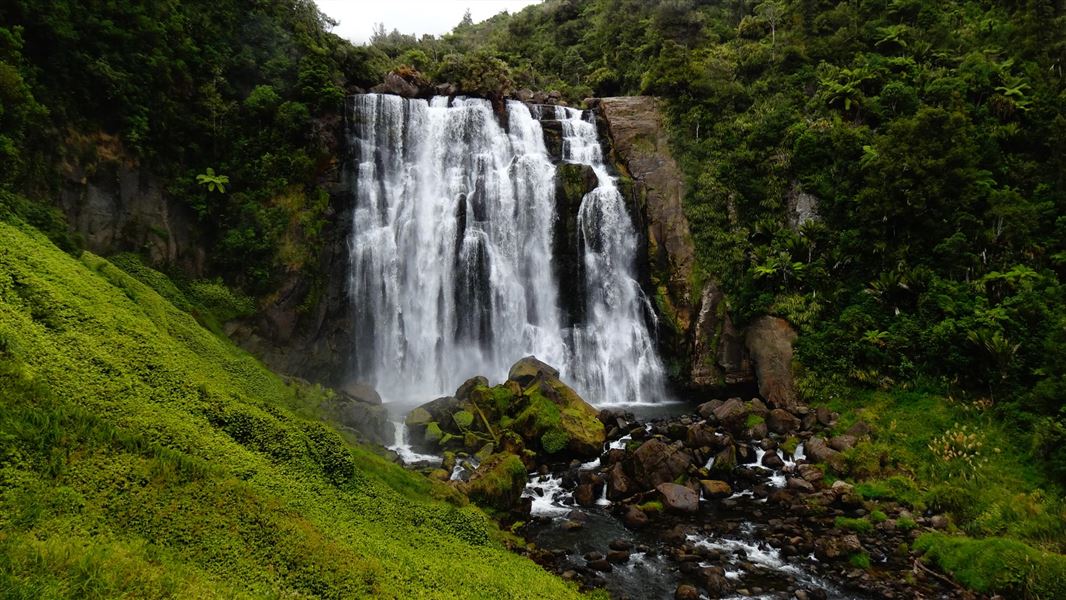 Marokopa Falls.