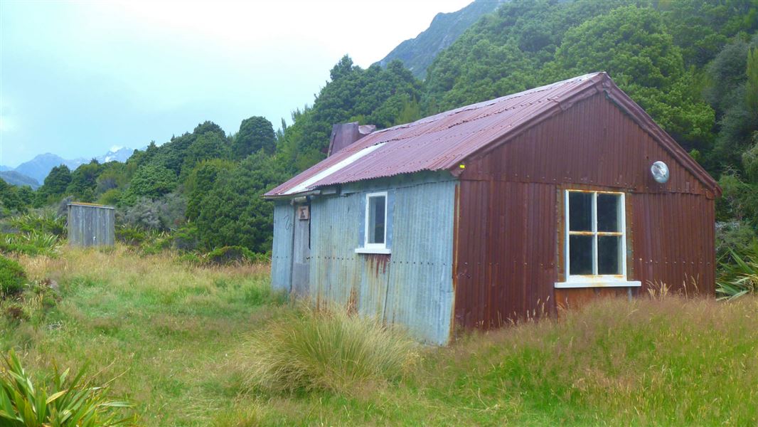 Urquharts Hut.