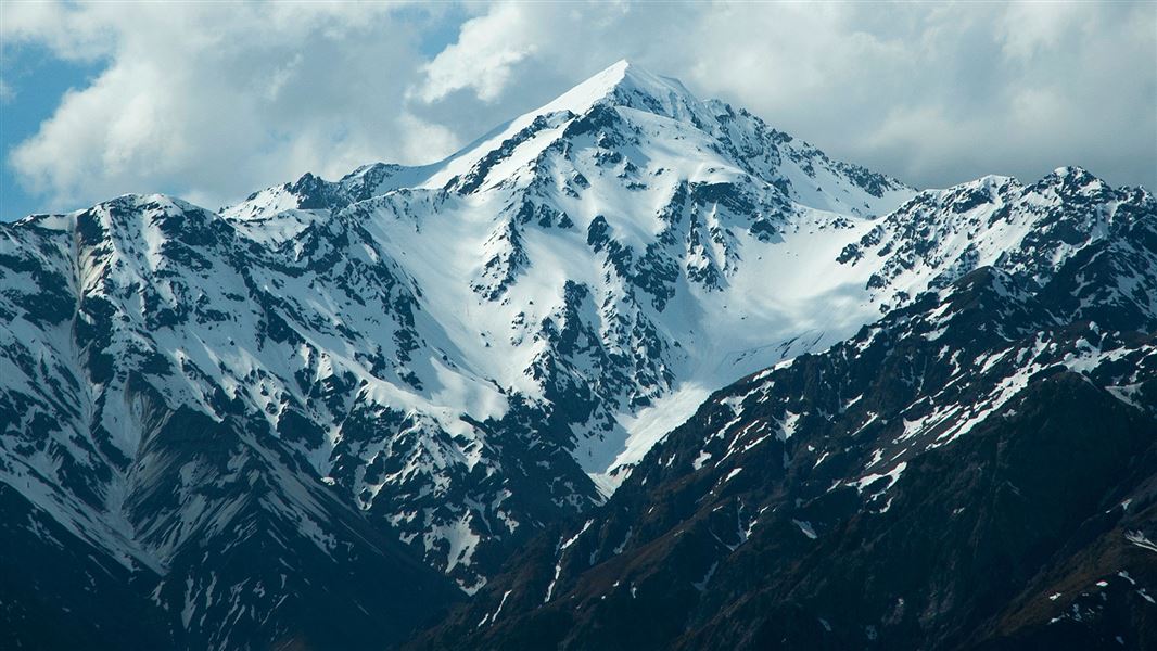 Kaikoura Range from Mt Fyffe summit. 