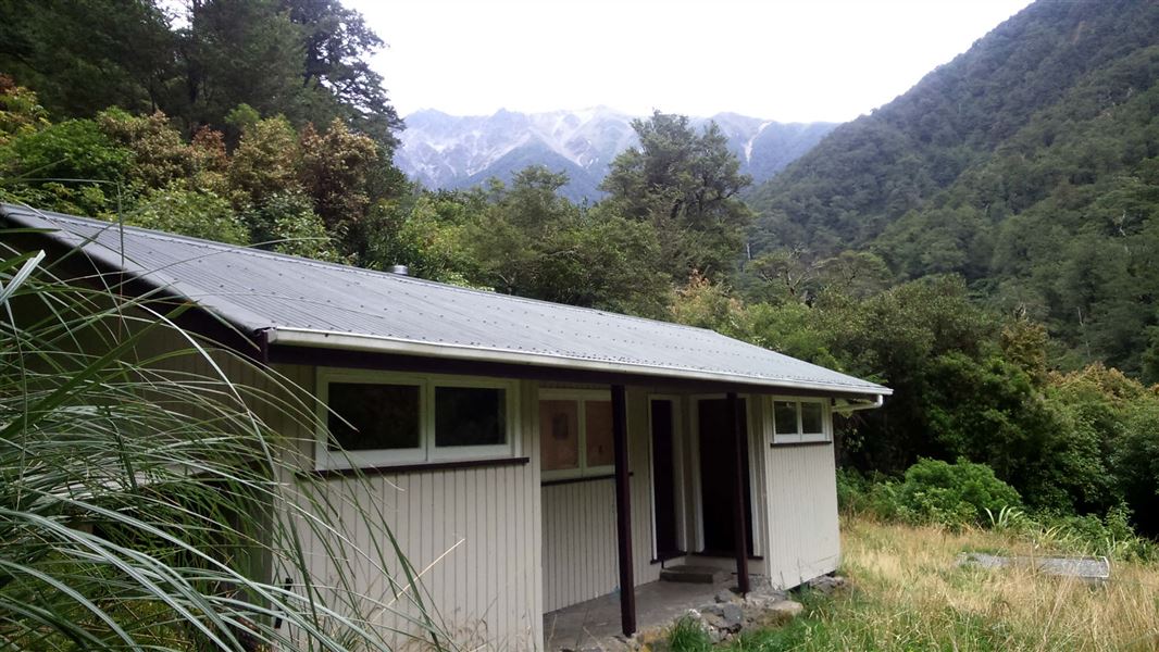 Waipawa Forks Hut.