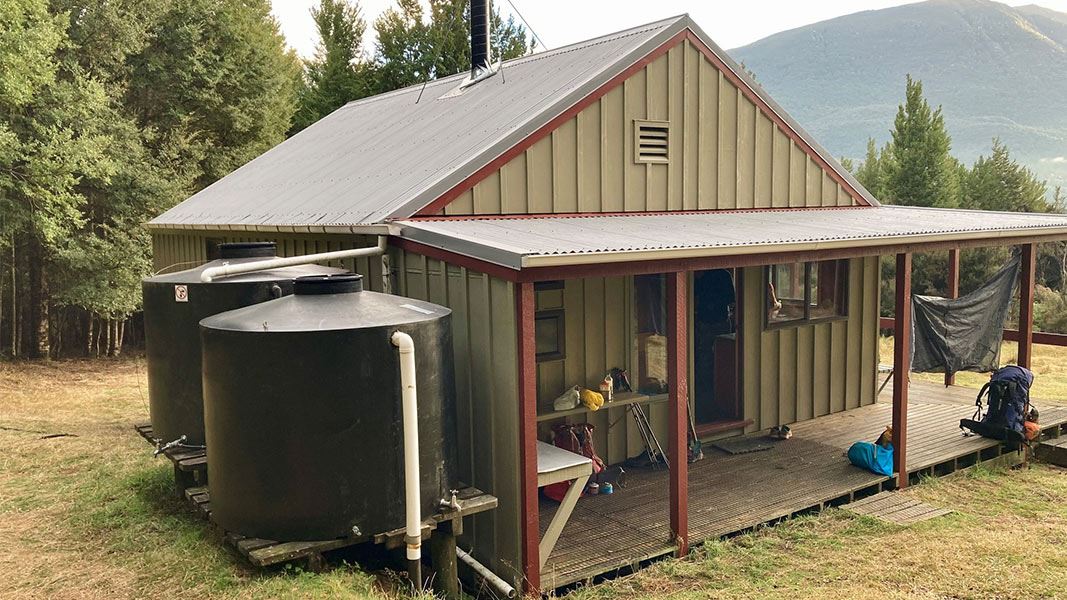 Hurunui Hut