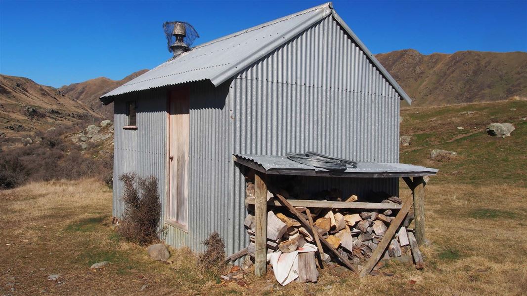 Hut at Tenehaun Track. 