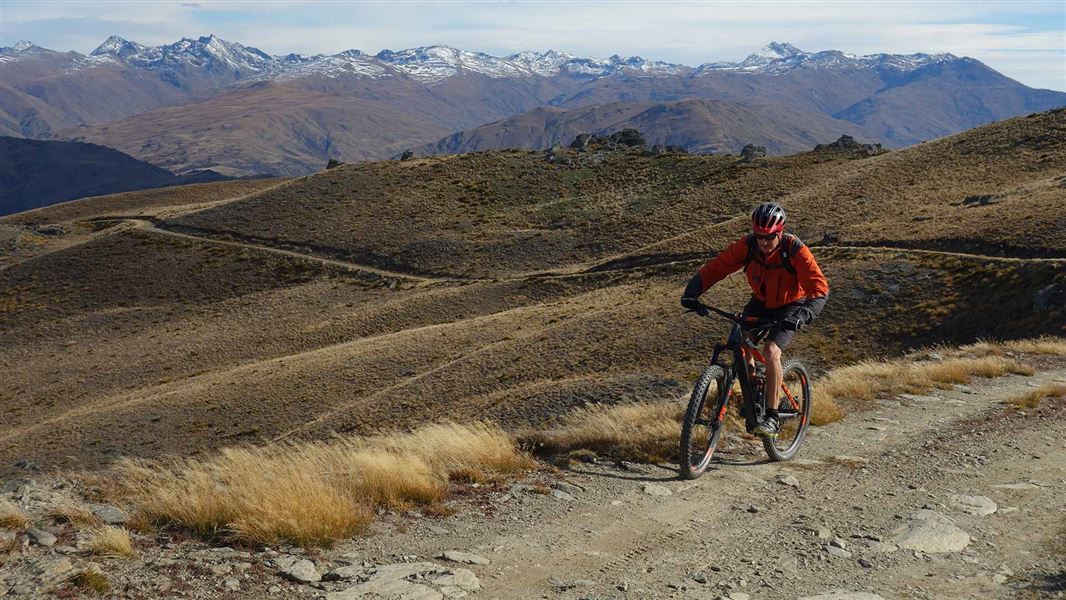 Mountain biker on Mt Difficulty Track. 