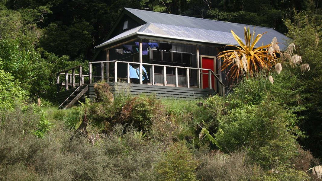 Mangahao Flats Hut. 