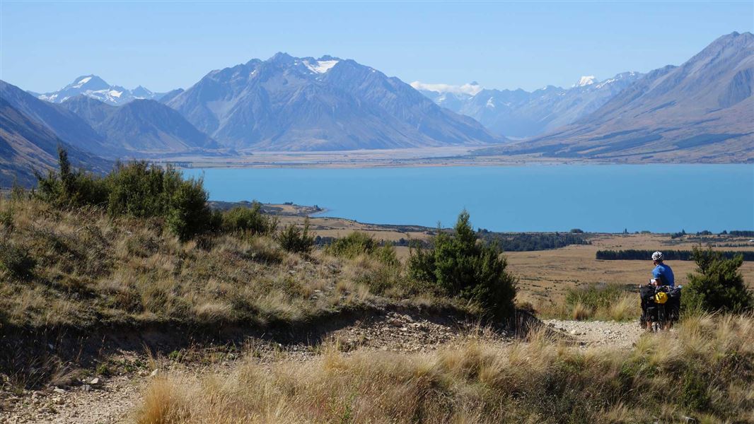 Lake Ohau from the Tarnbrae Track. 