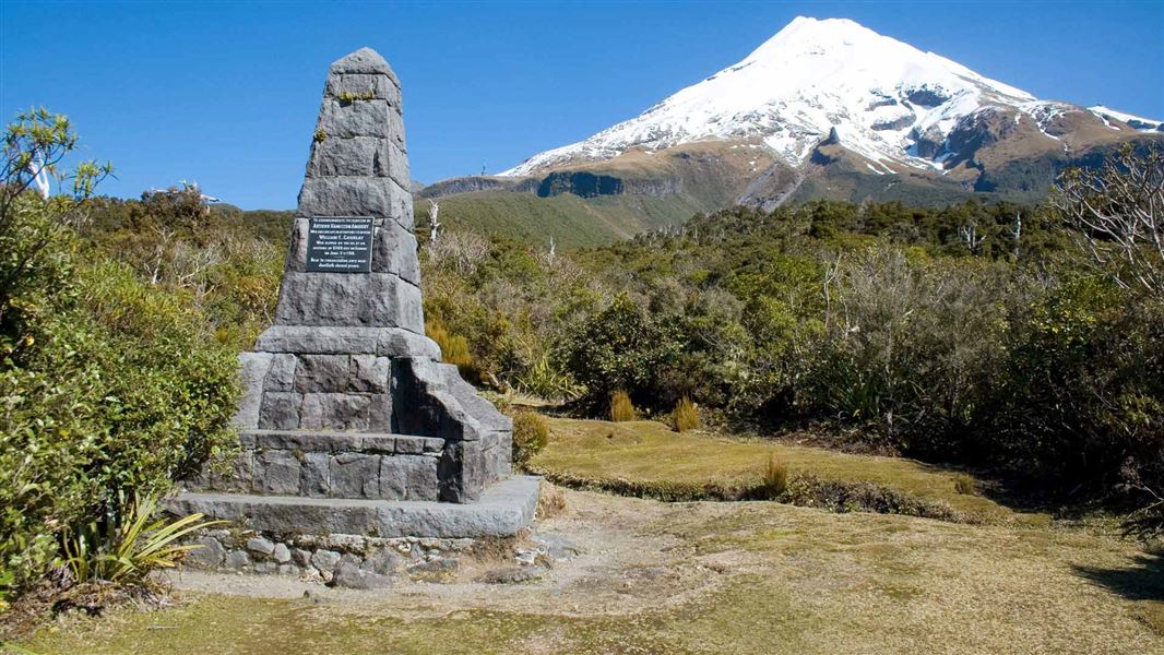 North Egmont short walks: Walking and tramping in Egmont National Park ...