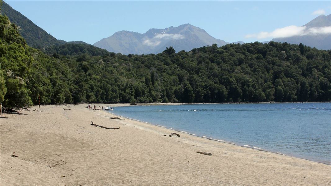 Kepler track: Carpark to Dock bay and Brod bay.