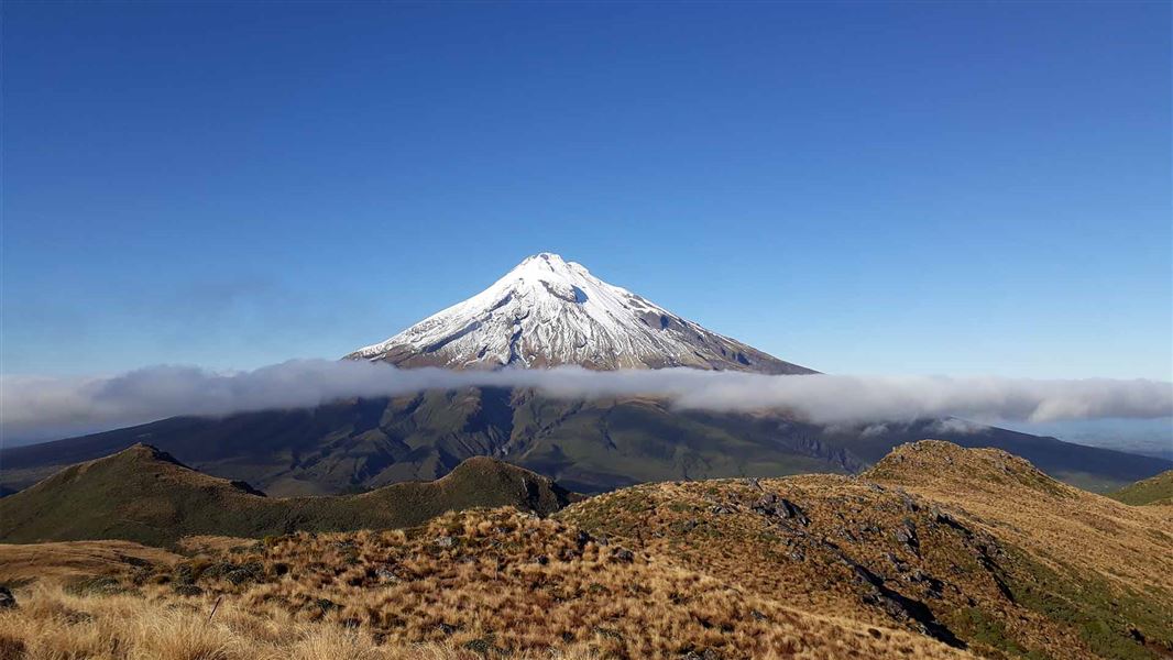 Taranaki maunga. 