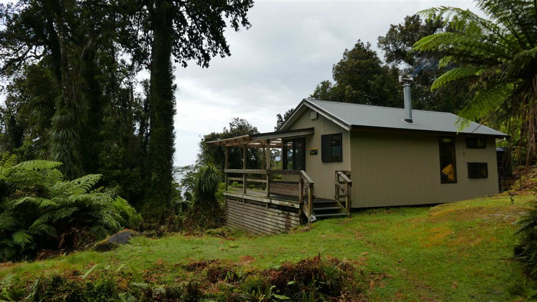 Hokuri Hut Hollyford Track, Fiordland.