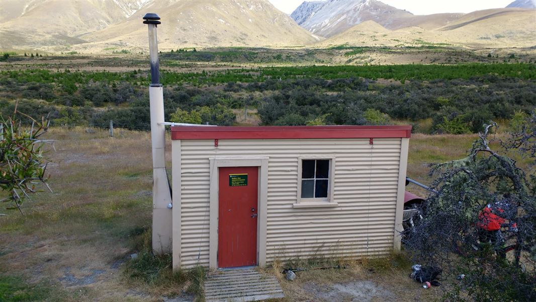 Baikie hut, Ruataniwha Conservation Park.