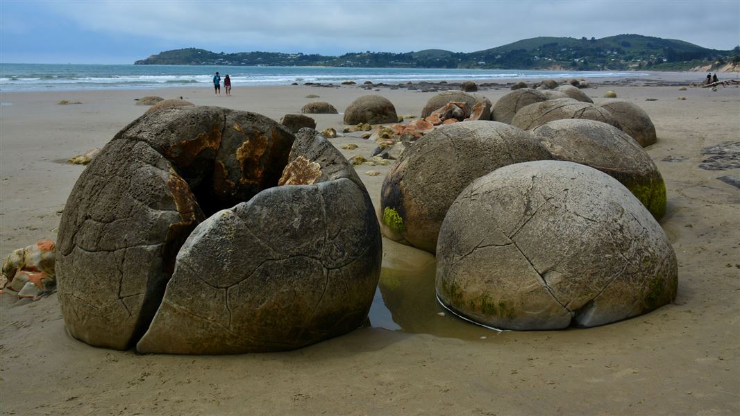 Moeraki Boulders 