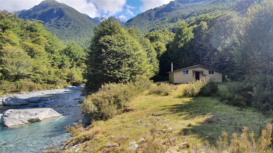 George Lyon Hut