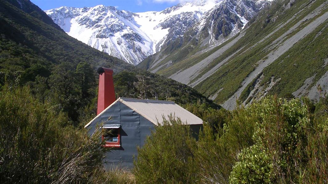 Mungo Hut.