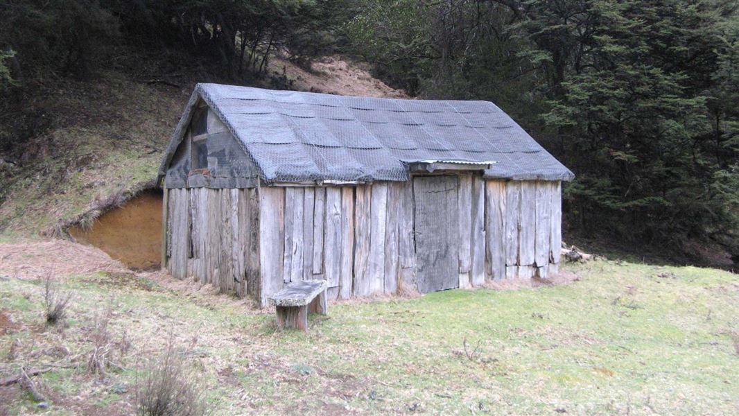 Manson Hut (historic)