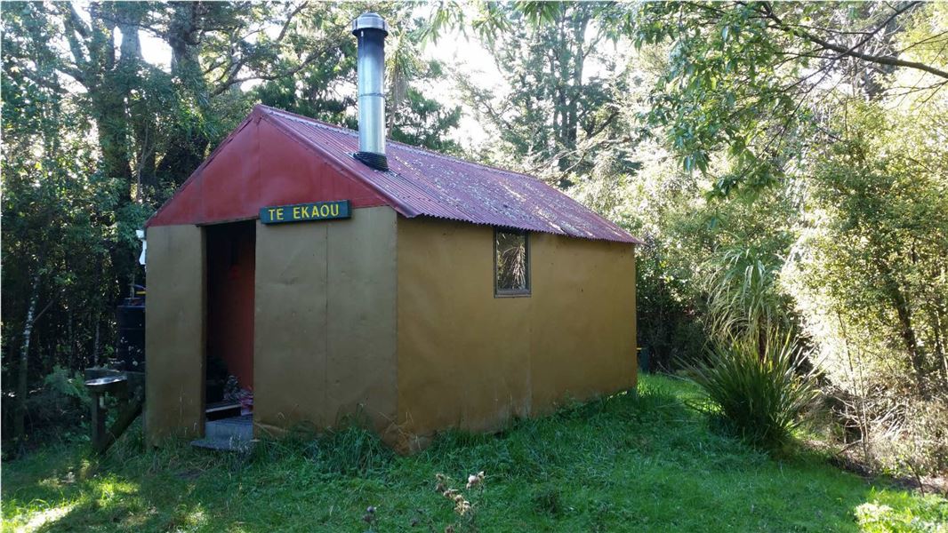 Te Ekaou Hut.