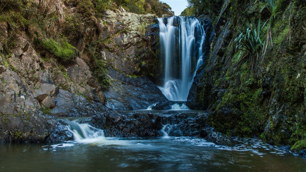 Piroa Falls. 