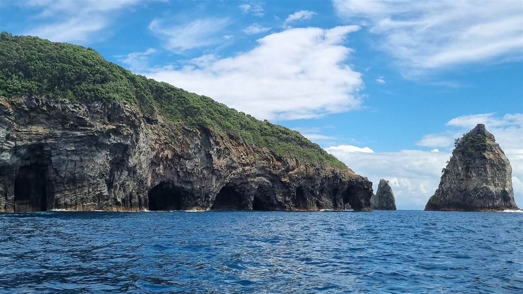 Maramatua Point with Tawakewake (Queen) Island on the right and Tokopapa (Flat Top) Island in the distance.