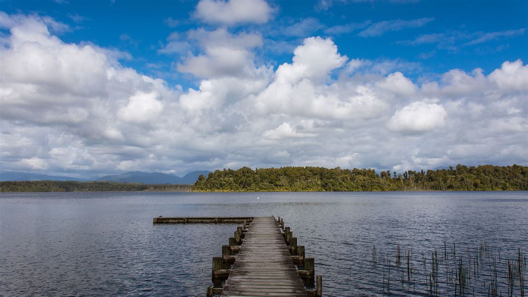 Lake Māhinapua conservation campsite: Mahināpua Scenic Reserve, West ...