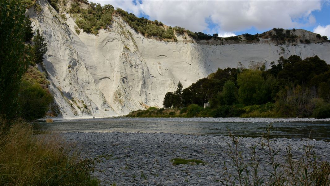 Cliffs of the Rangitikei River. 