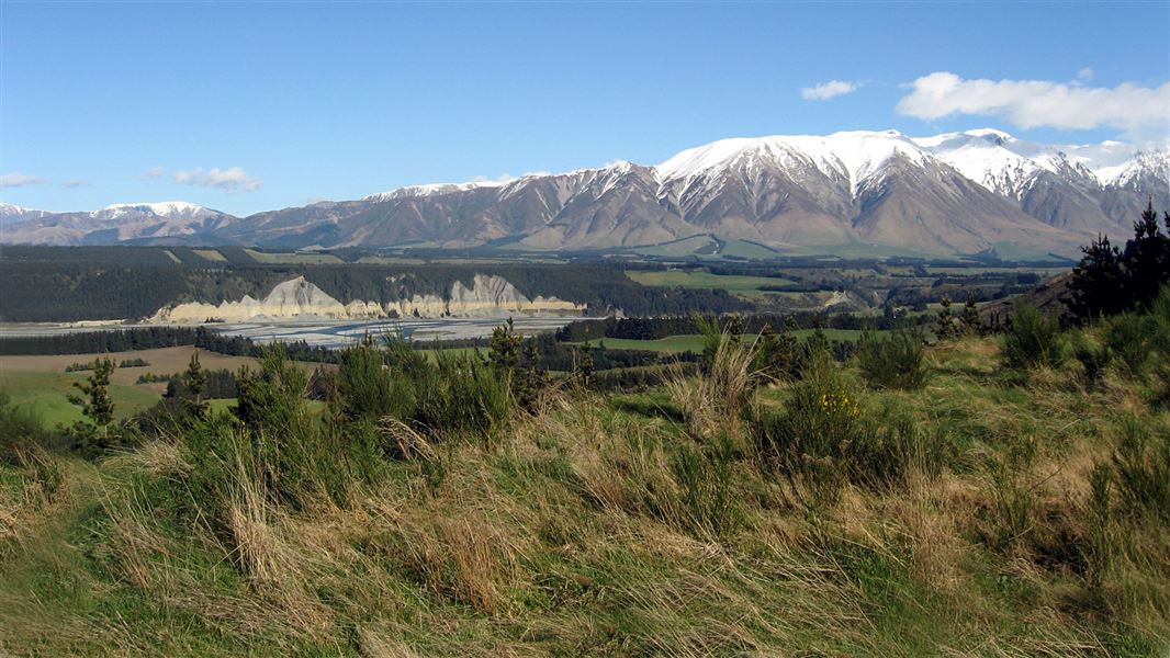 Mount Hutt, with the Rakaia Gorge in front