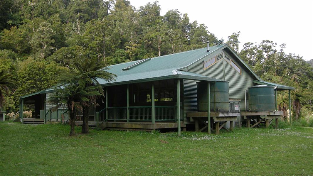 Waiharuru Hut. 