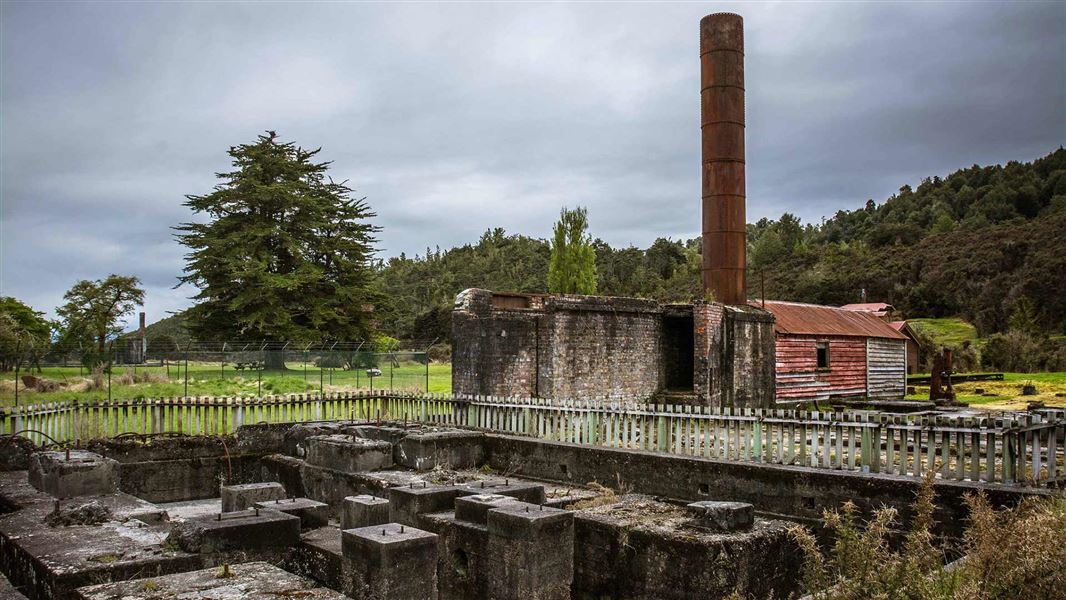 Waiuta landscape with old buildings. 