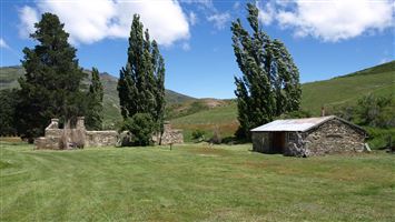 Lindis Pass Historic Hotel Campsite — photo 3